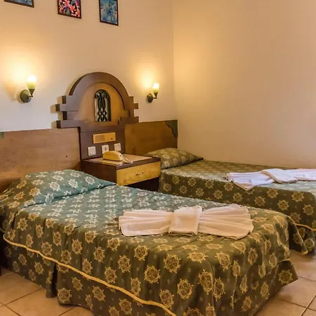 Maxwell Club 3* Μαρμαρίς
