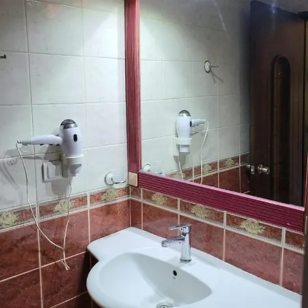 Maxwell Club Aparthotel 3*